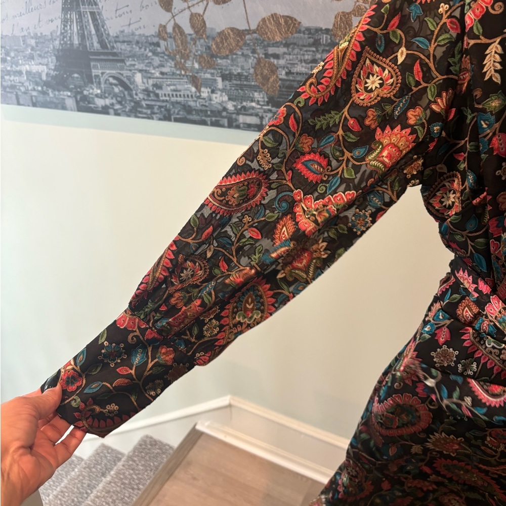 NEW YORK & CO. PAISLEY LONG SLEEVE DRESS. BRAND NEW WITH TAG. - Picture 2 of 4